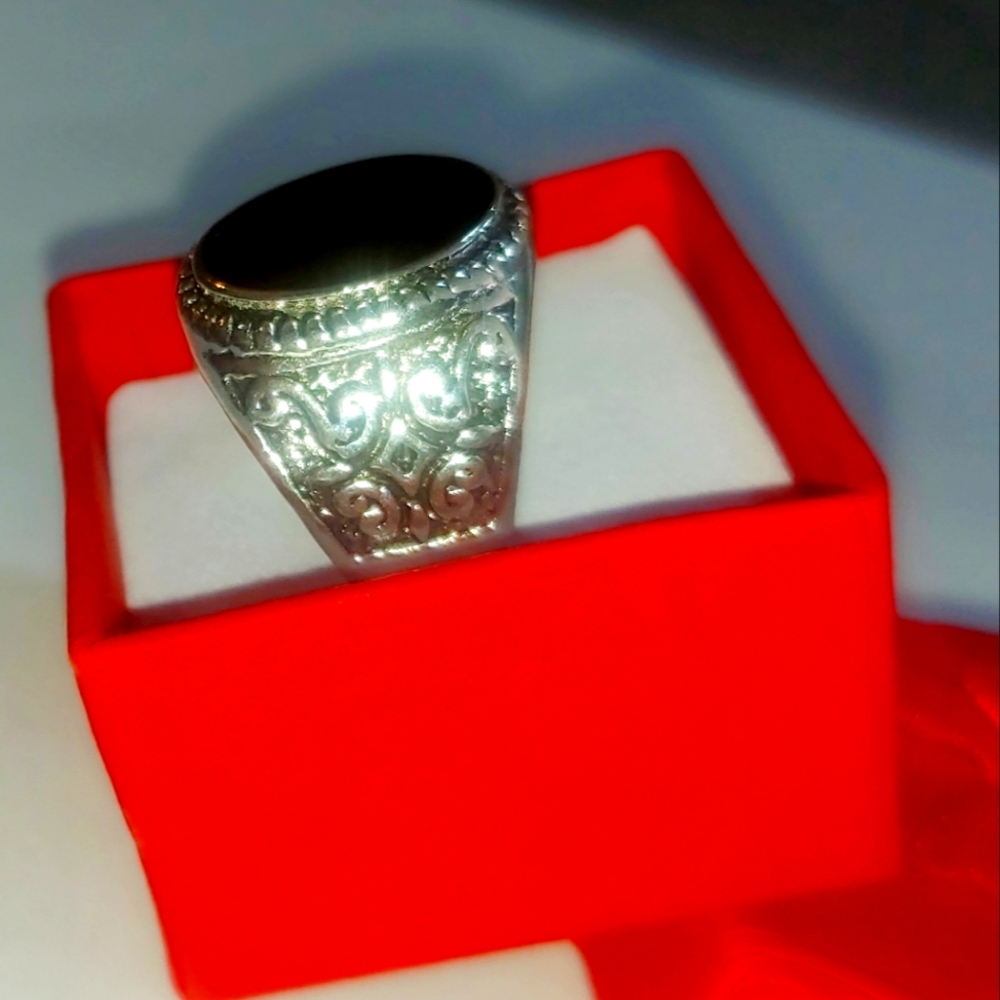 Silver Ornate Ring with Black Stone - Picture 3 of 11
